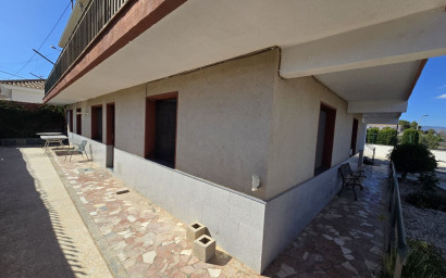 Herverkoop - Villa -
Mon&oacute;var - Monovar