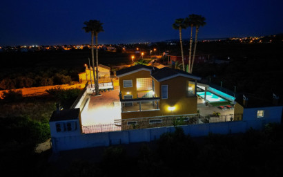 Herverkoop - Landhuis -
Orihuela Costa - Orihuela