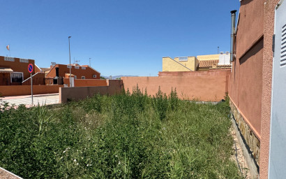Revente - Terrain -
Daya Nueva