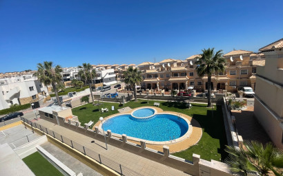 Herverkoop - Herenhuis -
Orihuela Costa - Villamartin