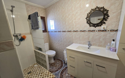Resale - Villa -
Sax