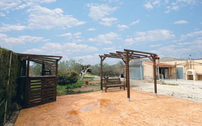 Resale - Villa -
Hondón de las Nieves