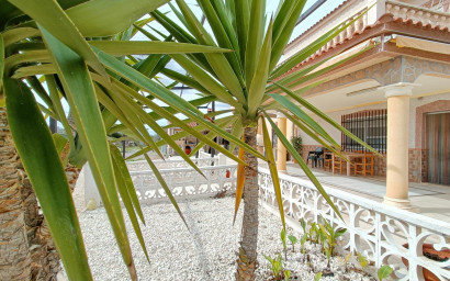 Resale - Villa -
Hondón de las Nieves