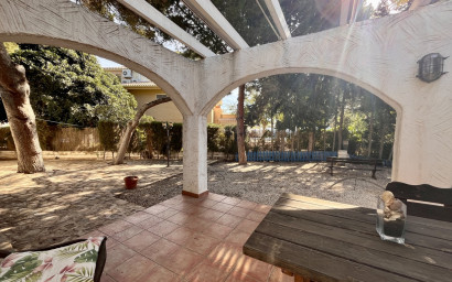 Resale - Villa -
Cabo Roig