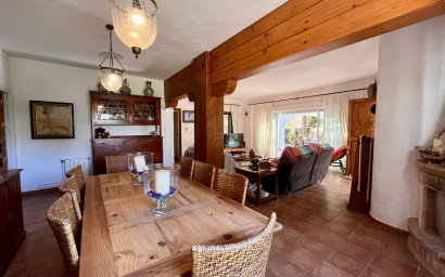 Resale - Villa -
Cabo Roig
