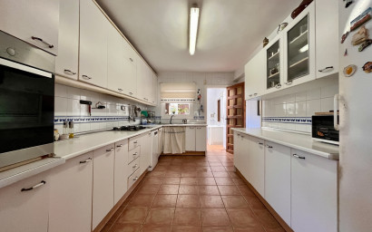 Resale - Villa -
Cabo Roig