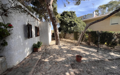 Resale - Villa -
Cabo Roig