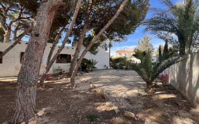 Resale - Villa -
Cabo Roig