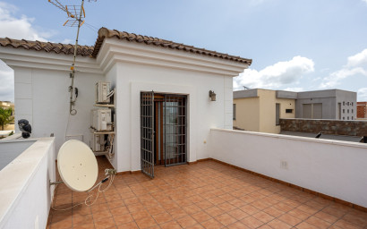 Revente - Villa -
Los Montesinos - La Herrada