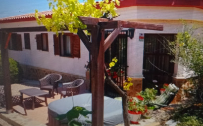 Resale - Equestrian property -
Zarra