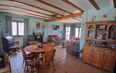 Resale - Equestrian property -
Zarra