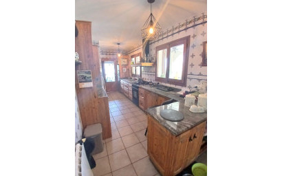 Resale - Equestrian property -
Zarra