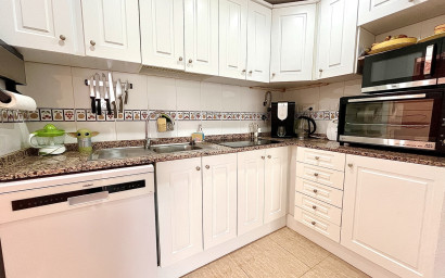 Resale - Townhouse -
Avileses