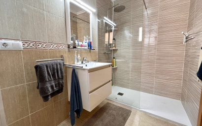 Resale - Townhouse -
Avileses