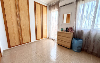 Resale - Townhouse -
Avileses