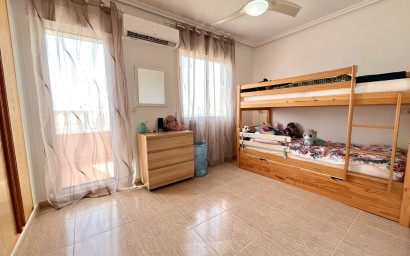 Resale - Townhouse -
Avileses