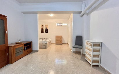 Resale - Townhouse -
Avileses