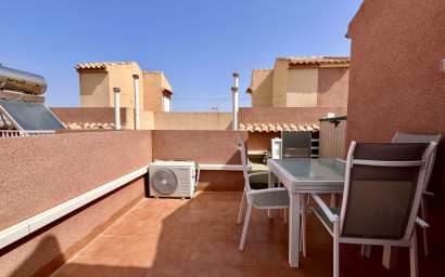Resale - Townhouse -
Avileses