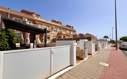 Resale - Townhouse -
Avileses