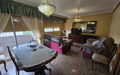 Herverkoop - Herenhuis -
Salinas