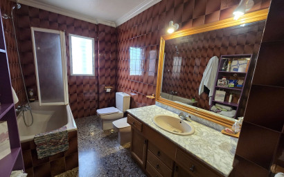 Herverkoop - Herenhuis -
Salinas