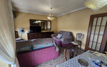 Herverkoop - Herenhuis -
Salinas