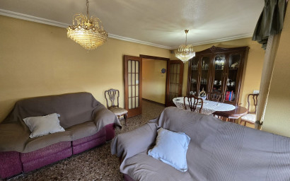 Herverkoop - Herenhuis -
Salinas