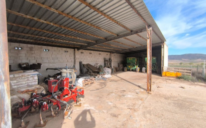 Resale - Finca / Country Property -
Yecla