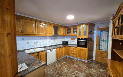 Resale - Townhouse -
Sax