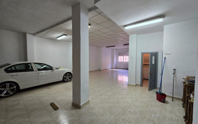 Resale - Townhouse -
Sax