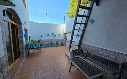 Resale - Townhouse -
Sax