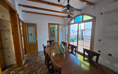 Resale - Townhouse -
Sax