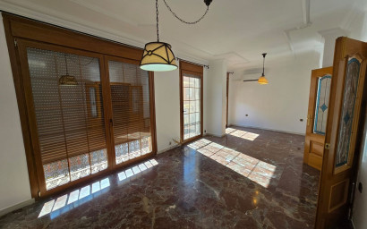 Resale - Townhouse -
Sax