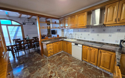 Resale - Townhouse -
Sax