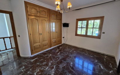 Resale - Townhouse -
Sax