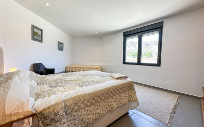 Resale - Villa -
Hondón de las Nieves - HONDON DE LAS NIEVES