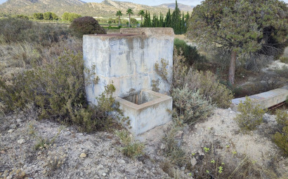 Revente - Terrain -
Sax