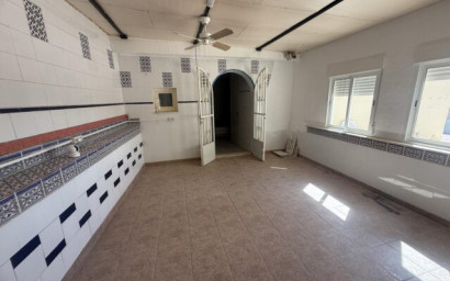 Herverkoop - Villa -
Fortuna