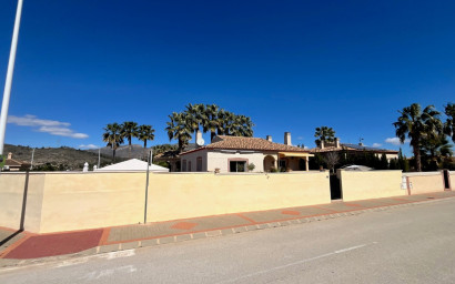 Resale - Villa -
Hondón de las Nieves - Urbaniz La Montañosa