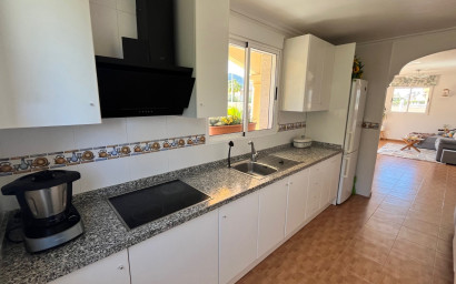 Resale - Villa -
Hondón de las Nieves - Urbaniz La Montañosa