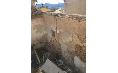 Resale - Land -
Onil - Inland