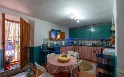 Herverkoop - Herenhuis -
Chirivel - El Contador