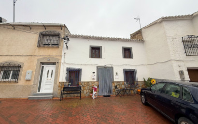 Herverkoop - Herenhuis -
Chirivel - El Contador