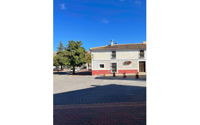 Herverkoop - Herenhuis -
Chirivel - El Contador