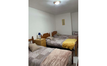 Herverkoop - Herenhuis -
Chirivel - El Contador