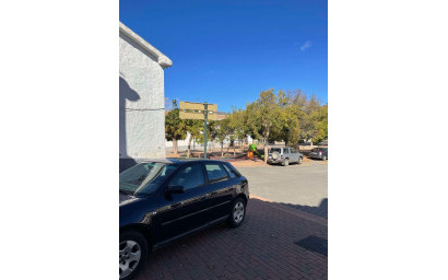 Herverkoop - Herenhuis -
Chirivel - El Contador