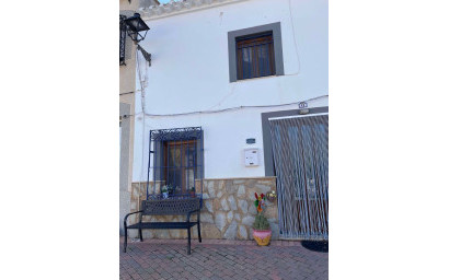 Herverkoop - Herenhuis -
Chirivel - El Contador