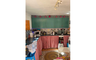 Herverkoop - Herenhuis -
Chirivel - El Contador