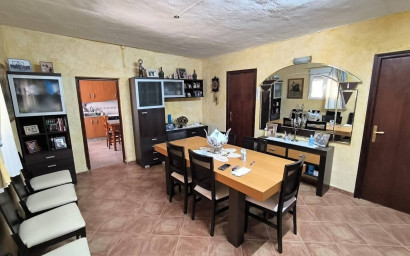 Herverkoop - Landhuis -
Yecla