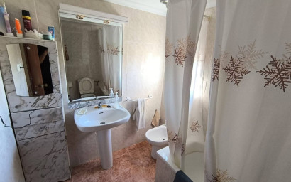 Herverkoop - Landhuis -
Yecla